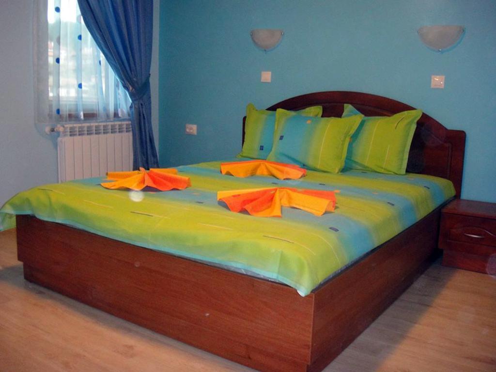 Guest House H Dzhogolanov โคปริฟชทิทซา ภายนอก รูปภาพ