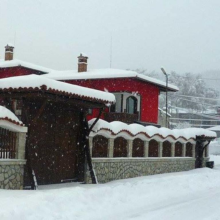 Guest House H Dzhogolanov โคปริฟชทิทซา ภายนอก รูปภาพ