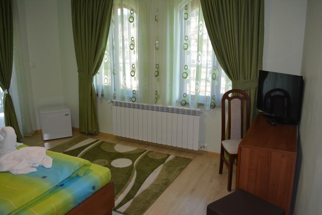 Guest House H Dzhogolanov โคปริฟชทิทซา ภายนอก รูปภาพ