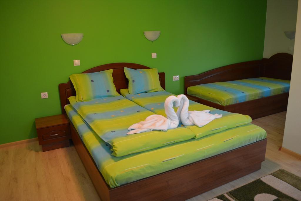 Guest House H Dzhogolanov โคปริฟชทิทซา ภายนอก รูปภาพ