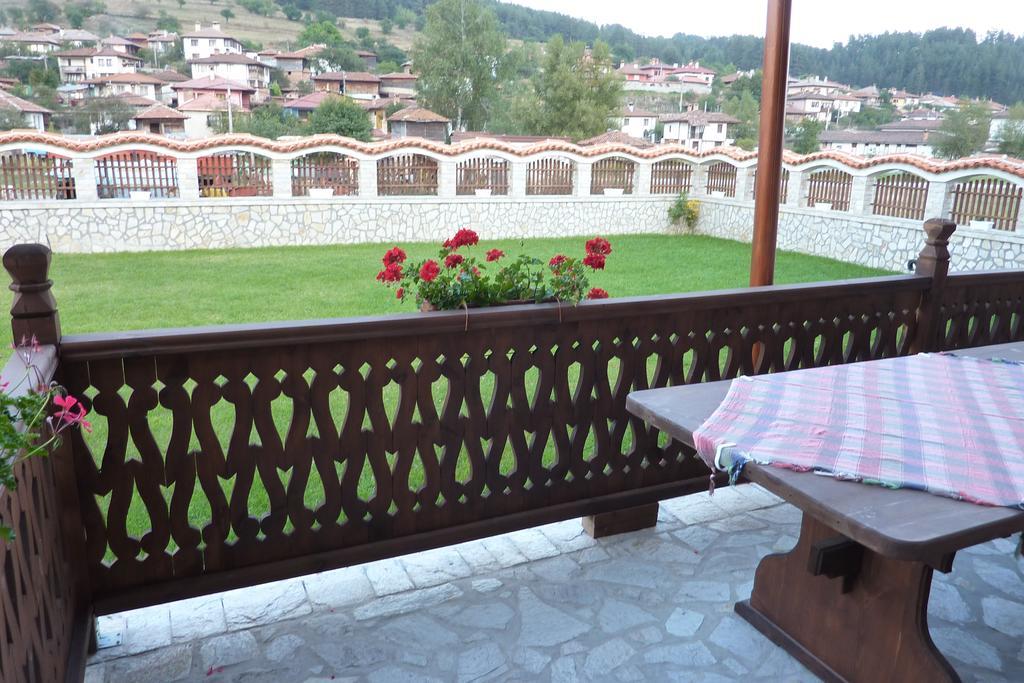 Guest House H Dzhogolanov โคปริฟชทิทซา ภายนอก รูปภาพ