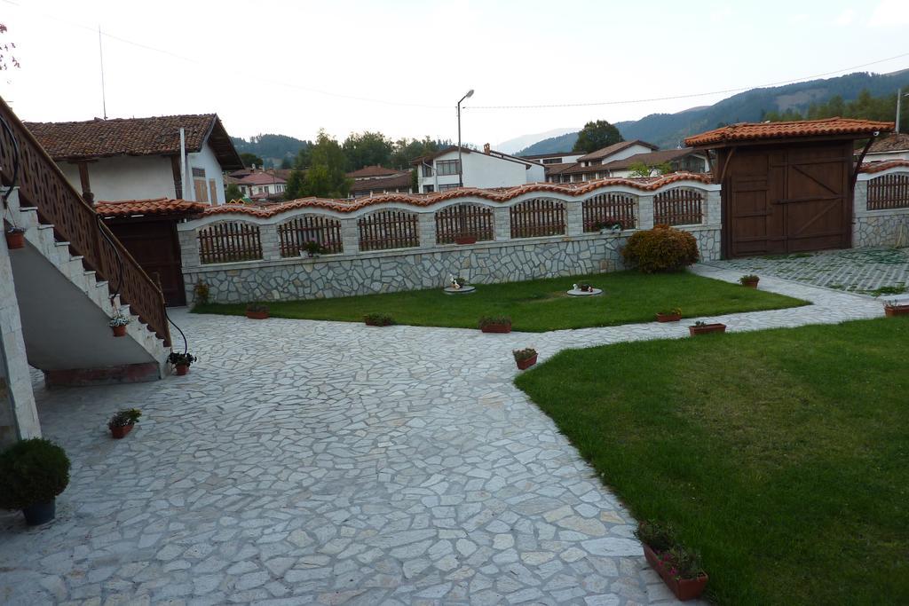 Guest House H Dzhogolanov โคปริฟชทิทซา ภายนอก รูปภาพ
