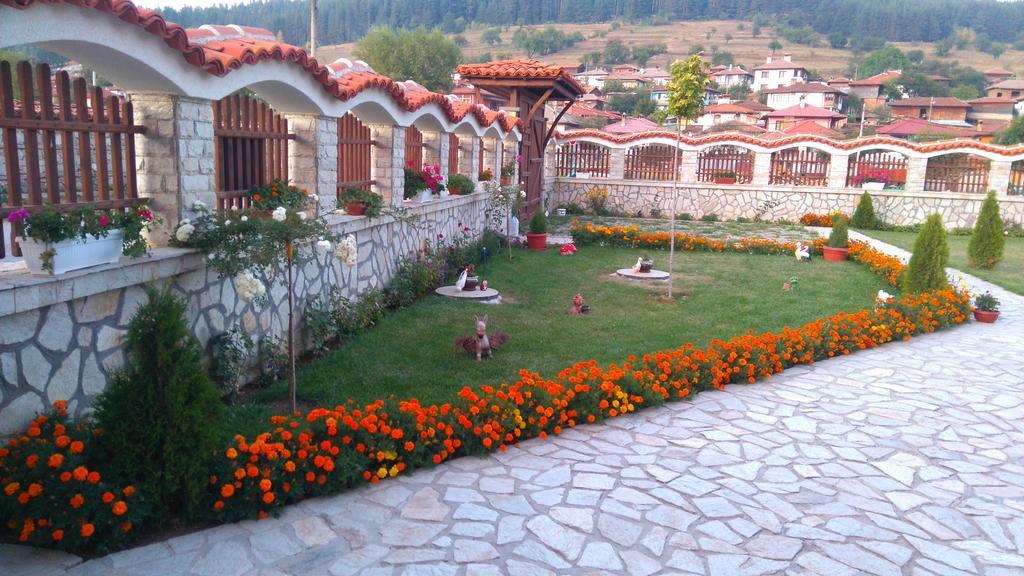 Guest House H Dzhogolanov โคปริฟชทิทซา ภายนอก รูปภาพ