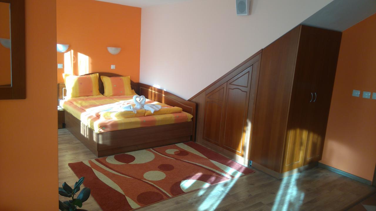 Guest House H Dzhogolanov โคปริฟชทิทซา ภายนอก รูปภาพ