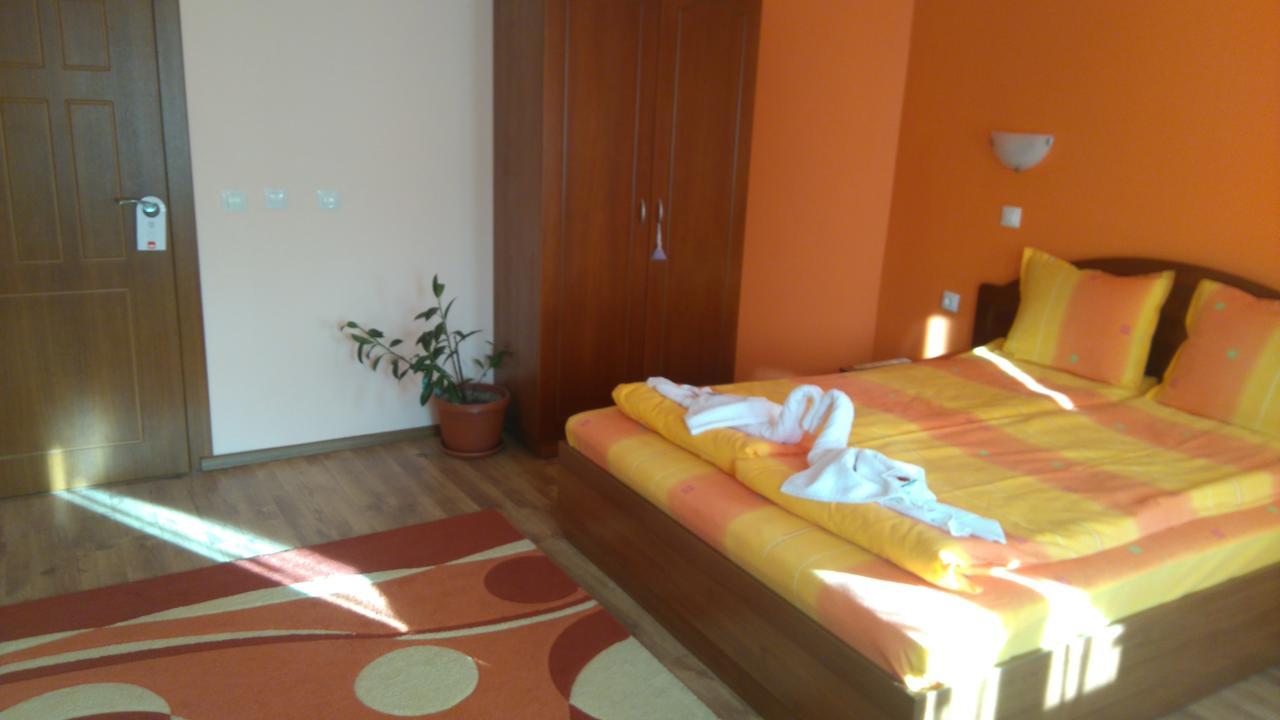 Guest House H Dzhogolanov โคปริฟชทิทซา ภายนอก รูปภาพ
