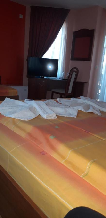 Guest House H Dzhogolanov โคปริฟชทิทซา ภายนอก รูปภาพ