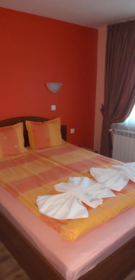 Guest House H Dzhogolanov โคปริฟชทิทซา ภายนอก รูปภาพ